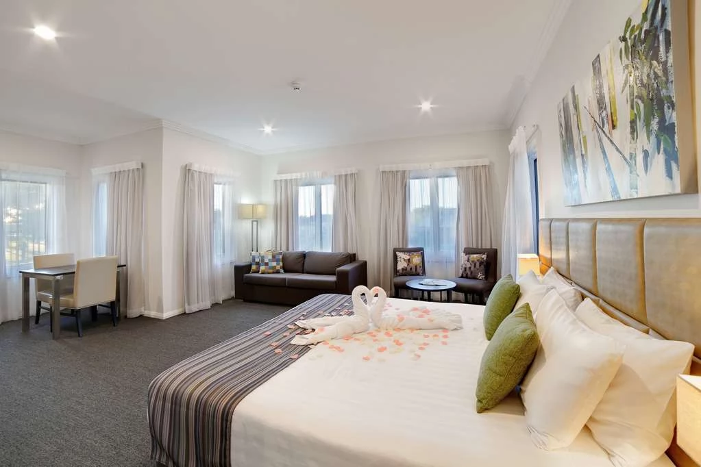 Best Western Plus All Settlers Motor Inn